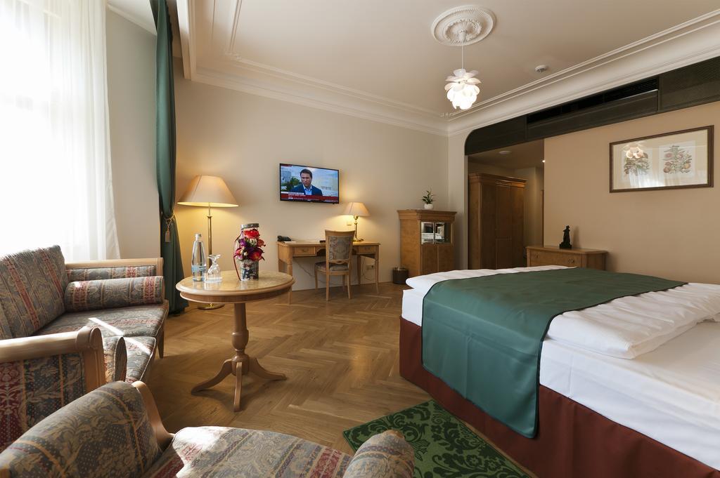 Grandhotel Ambassador Narodni Dum Karlovy Vary Rom bilde
